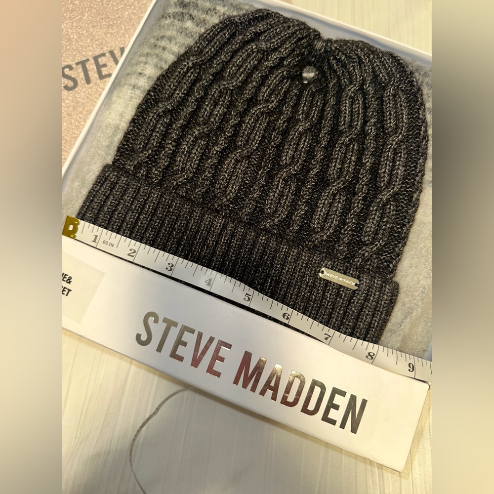 Steve Madden Gift Box Beanie and Scarf Set - Picture 3 of 4